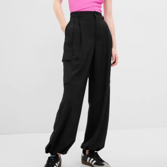 GAP Pants - GapFit To Go Cargo Parachute Pant